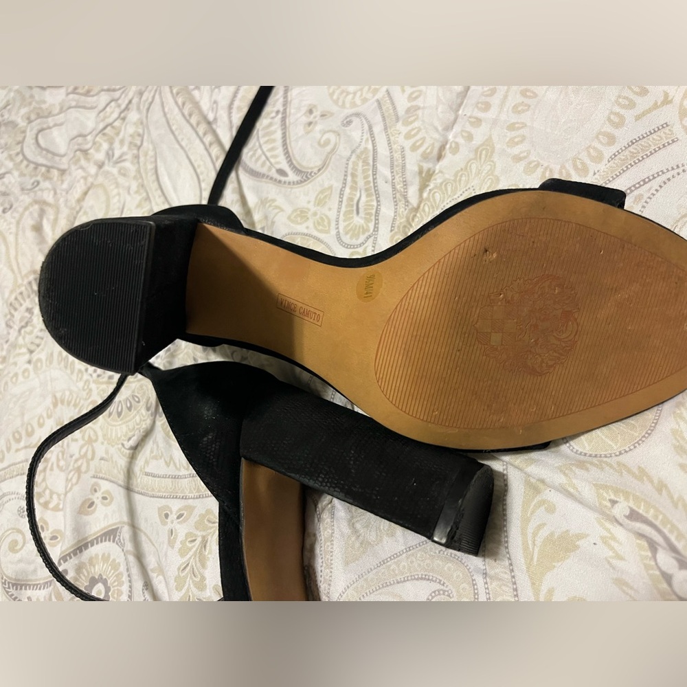 VINCE CAMUTO Heels - Picture 5 of 6